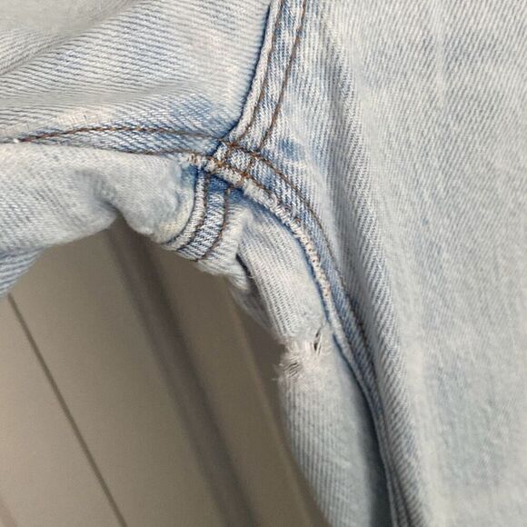 American Eagle Highest Rise 90s Boyfriend Jeans Distressed Light Wash Size 0 Raw - Picture 5 of 10